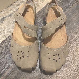 Earth origins Brenda sandal